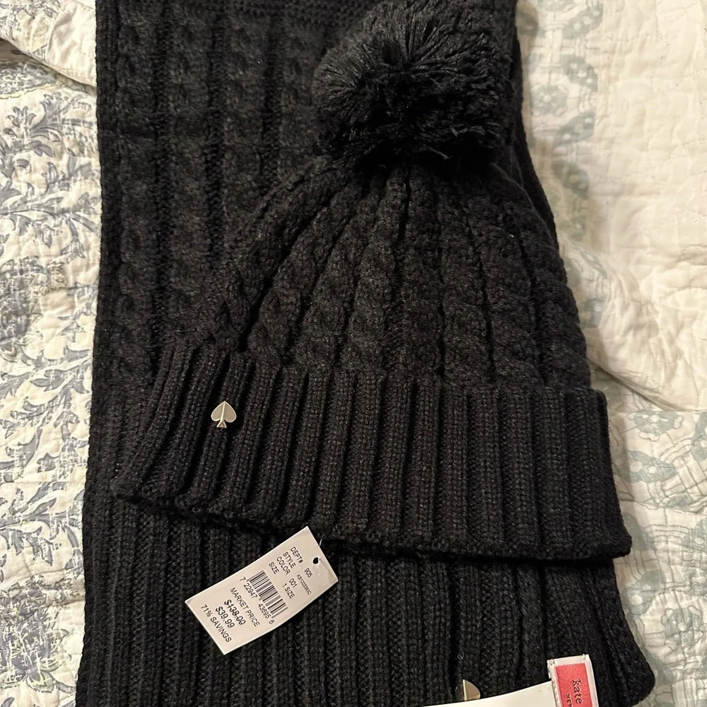 NWT Kate Spade Black Knit Accessory - Picture 1 of 3